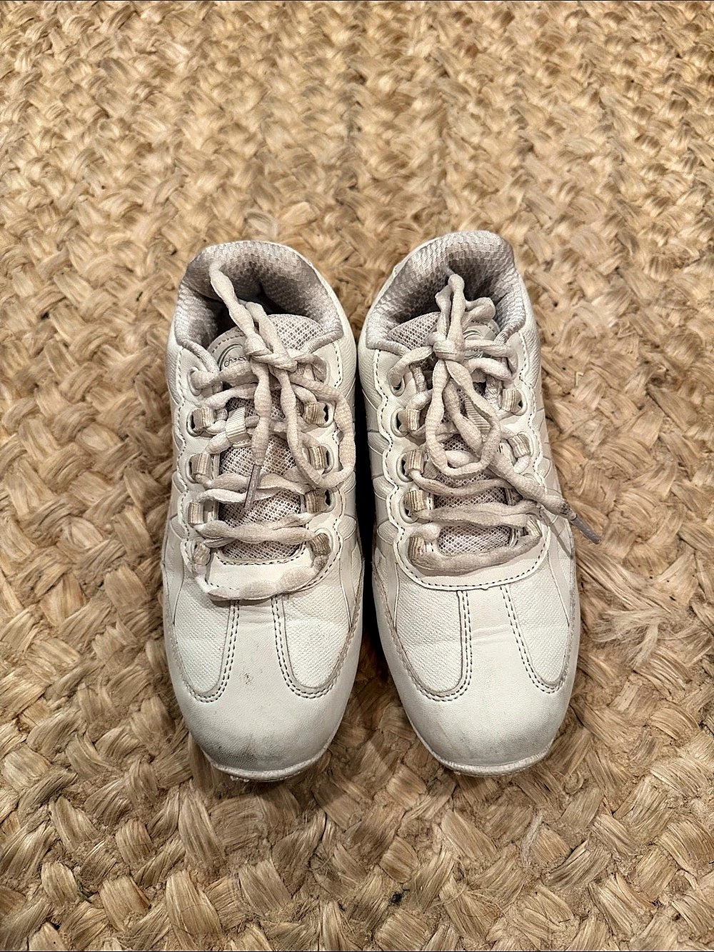Chasse Apex Cheer sneakers, size 3Y